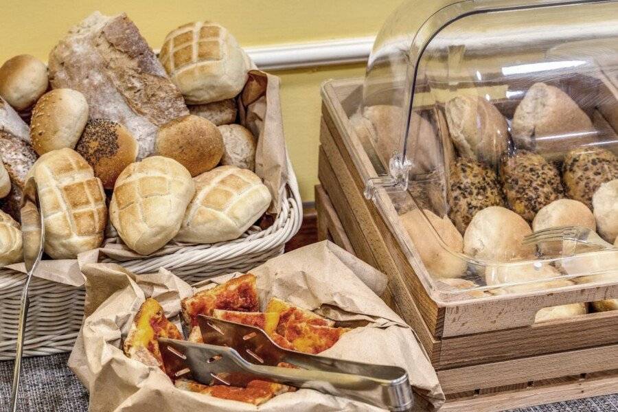 Hotel Ottaviano Augusto breakfast,