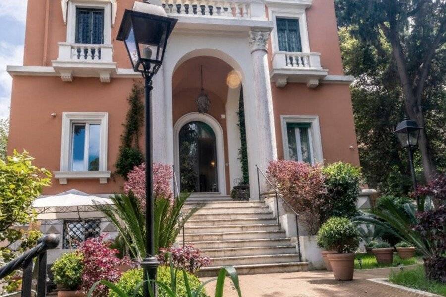 Mangili Garden Hotel facade