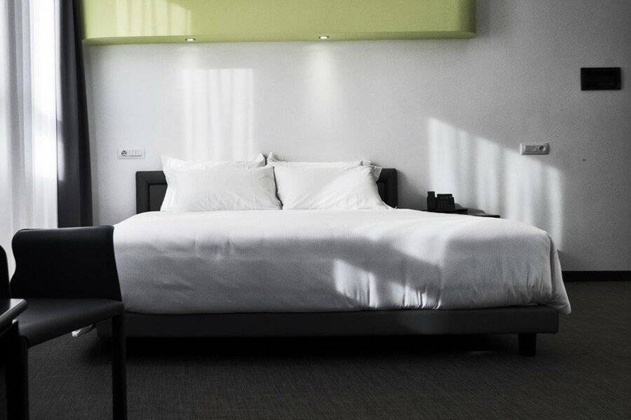 Loto Business Hotel hotel bedroom