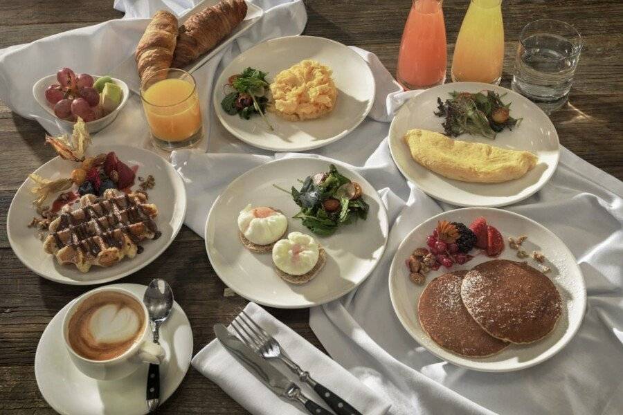 H10 Metropolitan 4* Sup breakfast