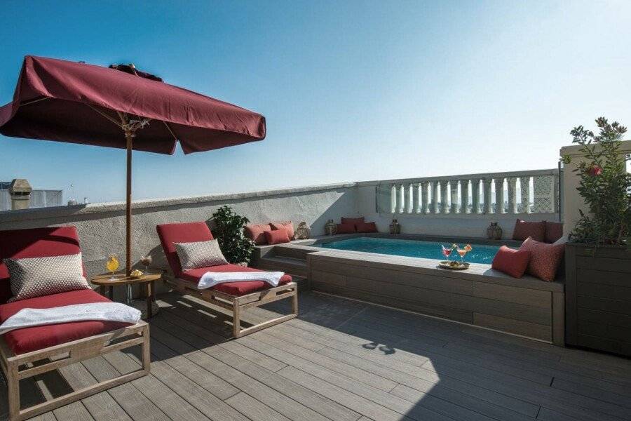 Vincci Mae rooftop pool, outdoor pool, balcony