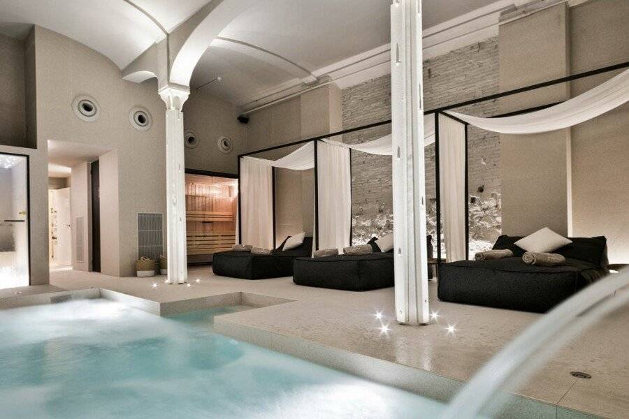 Yurbban Passage Hotel & Spa spa,indoor pool