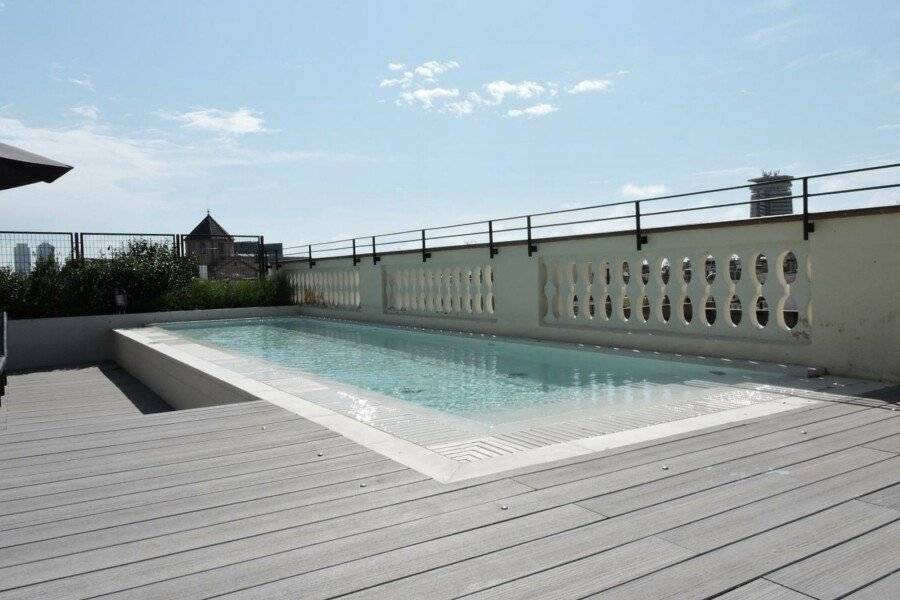 Hotel Raval House rooftop pool