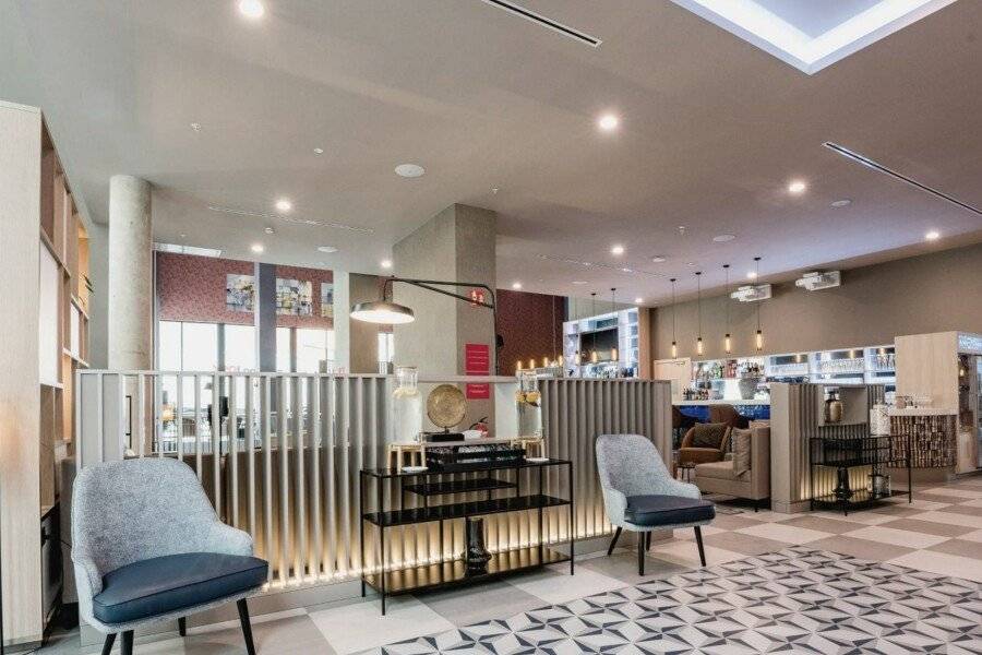 Leonardo Royal Hotel Fira lobby