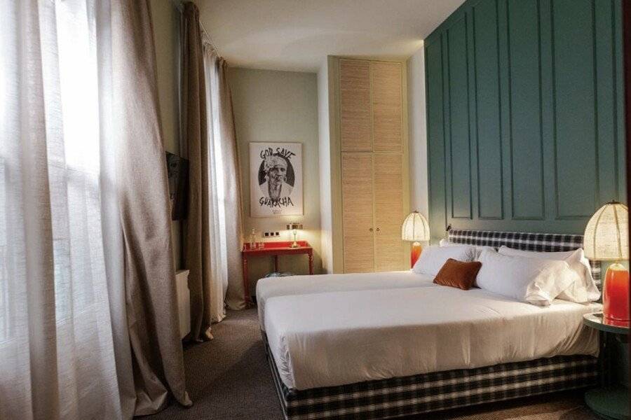 chic&basic Habana Hoose hotel bedroom