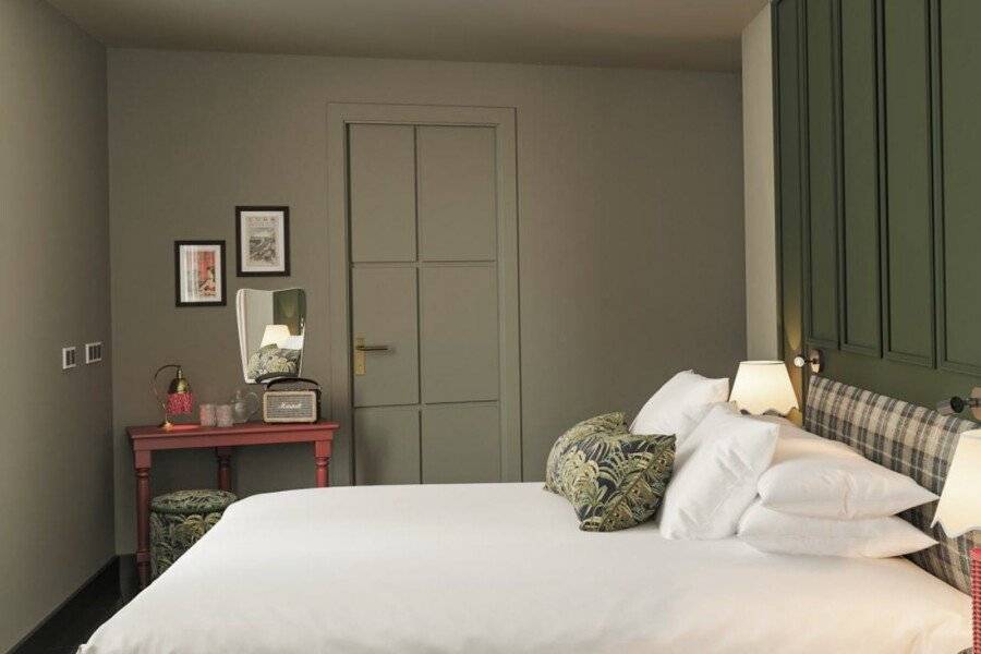 chic&basic Habana Hoose hotel bedroom