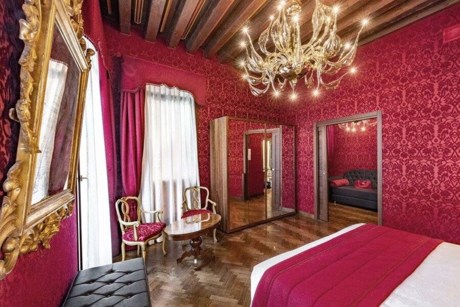 Palazzo San Lorenzo hotel bedroom