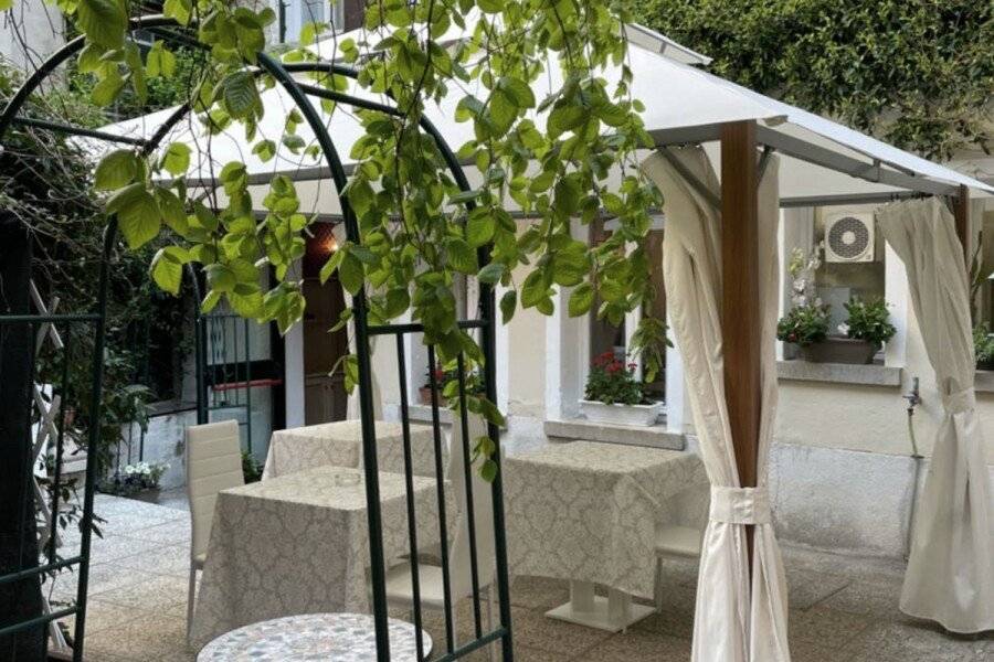 Hotel Apostoli Garden 