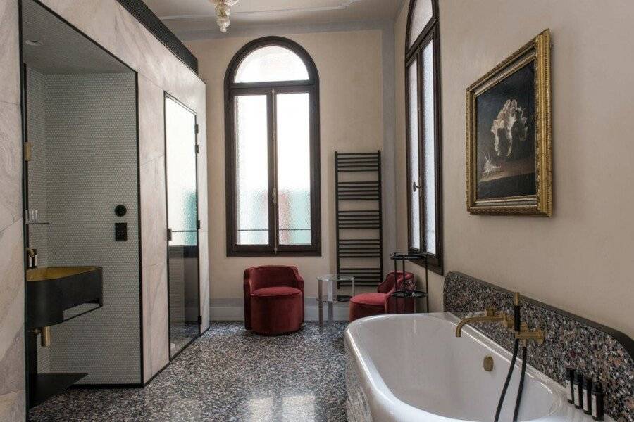 Nolinski Venezia - Evok Collection bathtub