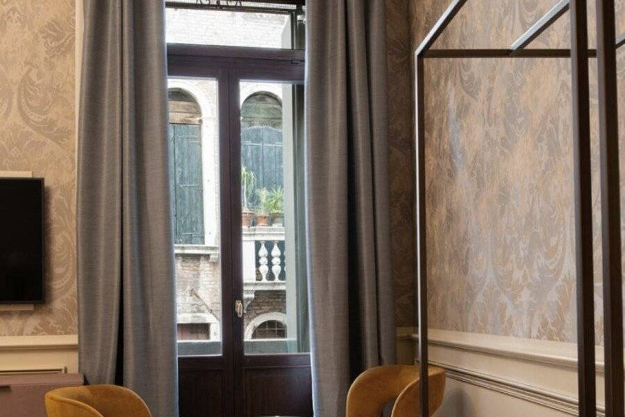 Palazzo Maria Formosa hotel bedroom