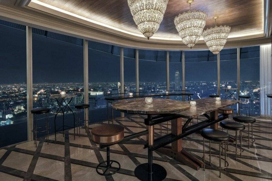 Waldorf Astoria bar,ocean view