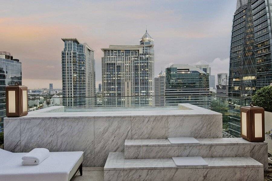 Rosewood Bangkok rooftop pool,ocean view