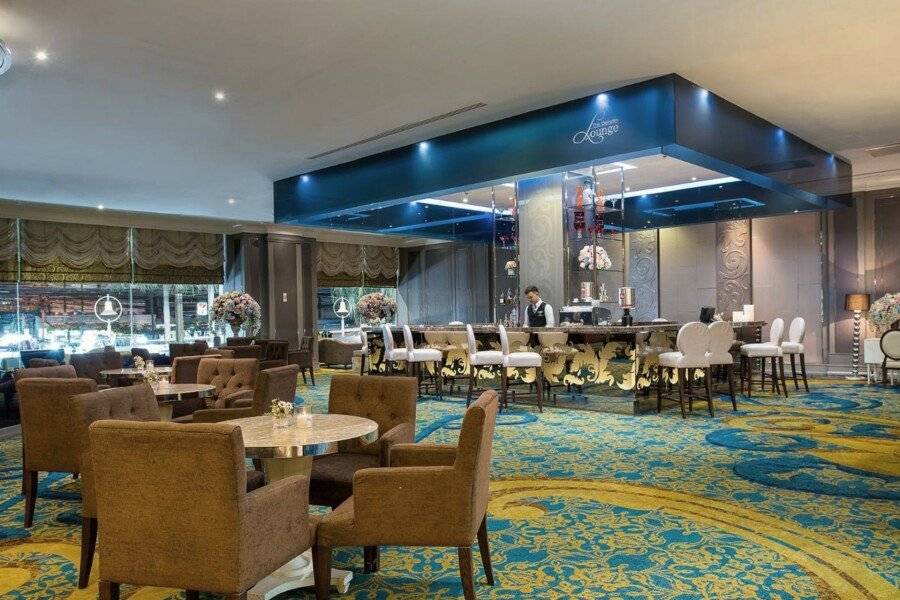 The Berkeley Hotel Pratunam - SHA Extra Plus lobby, bar