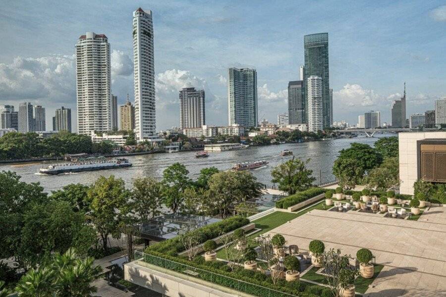 Four Seasons Hotel Bangkok at Chao Phraya River 