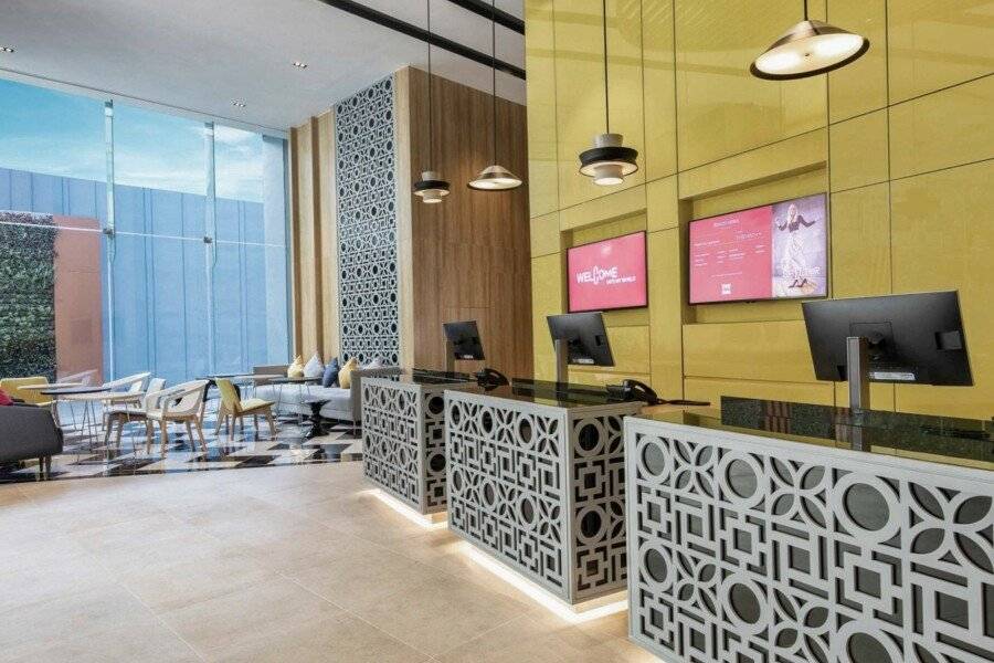 ibis Bangkok Sukhumvit 24 lobby, front desk