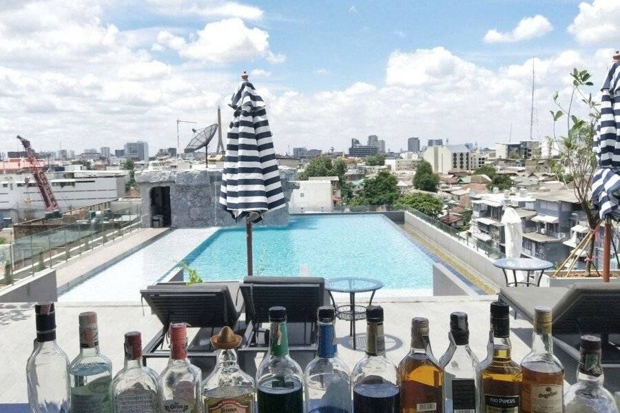Ayathorn Bangkok rooftop pool,bar
