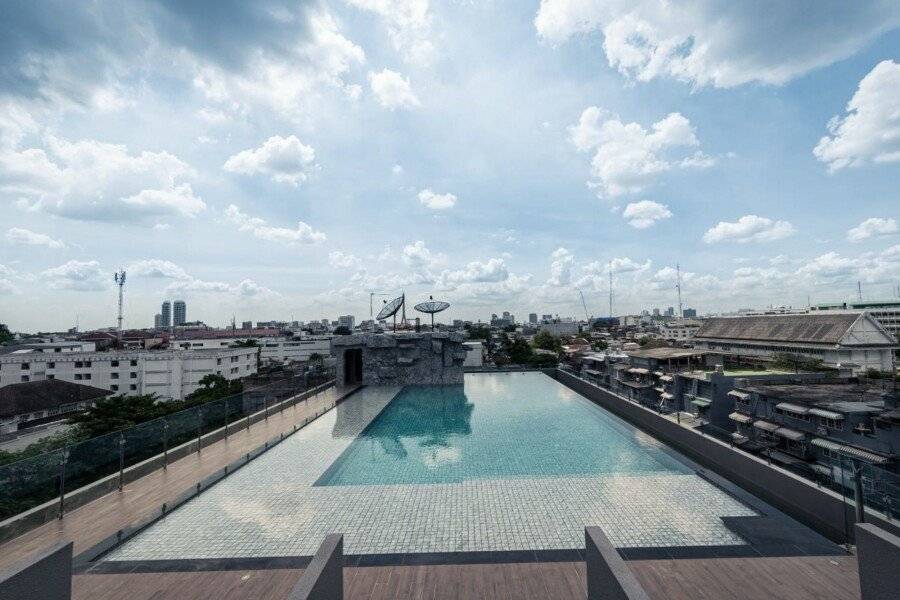 Ayathorn Bangkok rooftop pool,ocean view