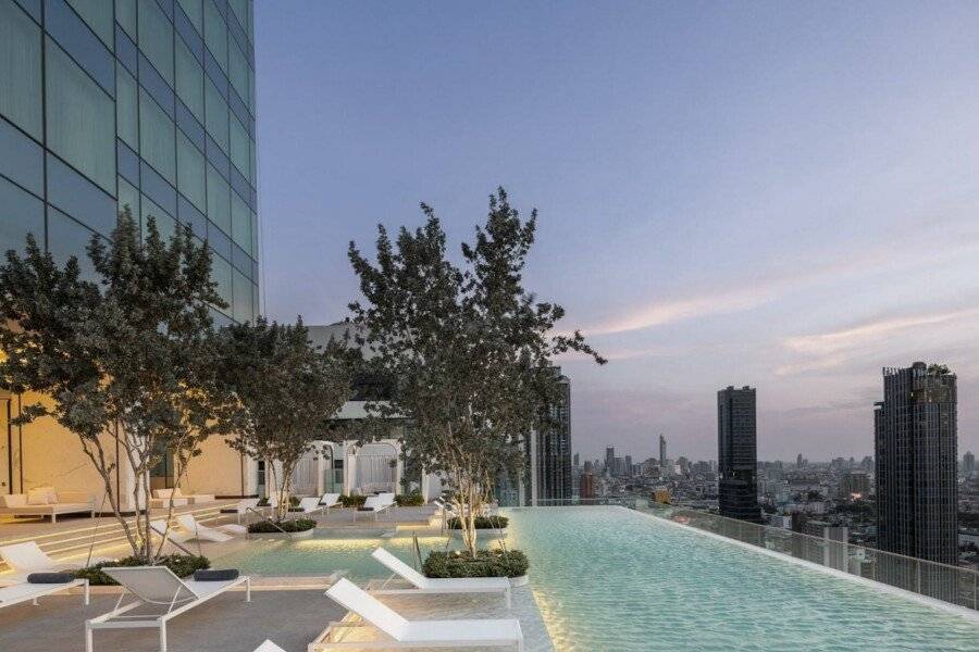 Eastin Grand Hotel Phayathai rooftop pool, outdoor pool, ocean view