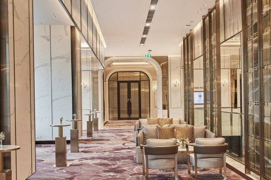 Eastin Grand Hotel Phayathai lobby