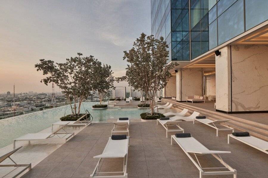 Eastin Grand Hotel Phayathai rooftop pool, outdoor pool, garden, balcony, ocean view