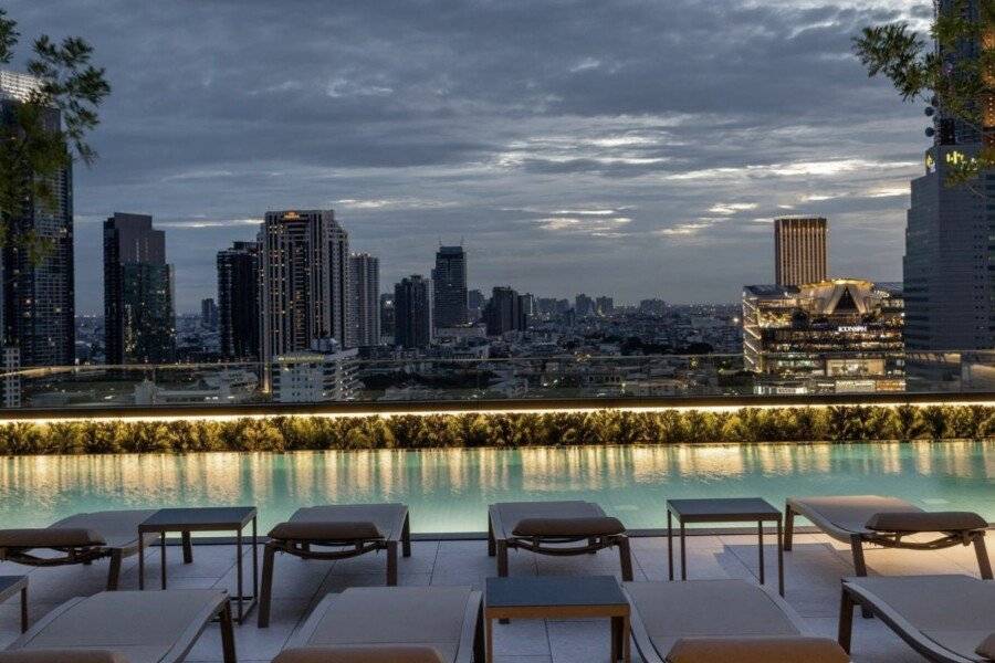 Grande Centre Point Surawong rooftop pool,ocean view