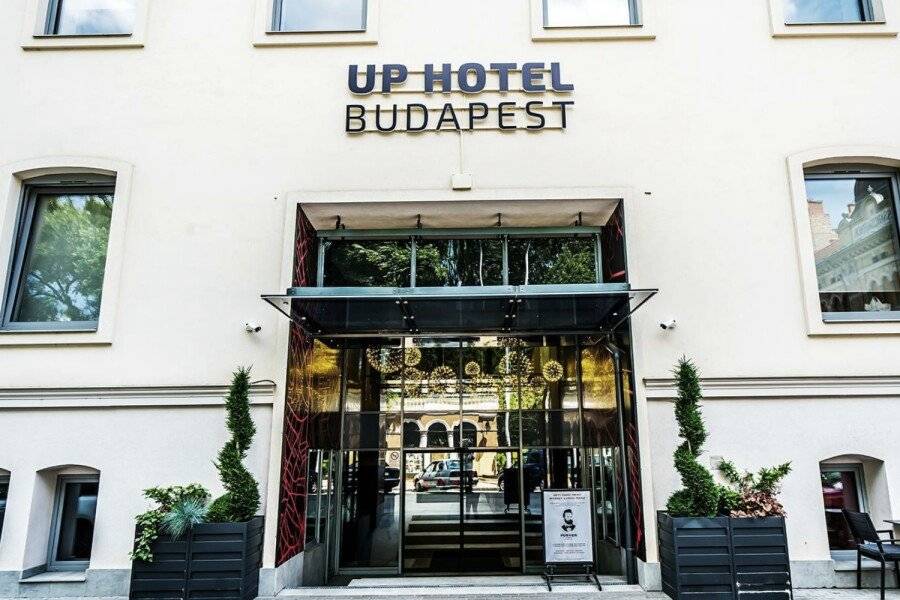 Up Hotel facade