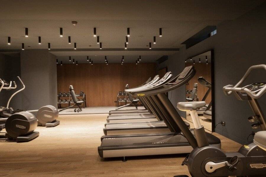 Kozmo Hotel Suites & Spa  fitness centre