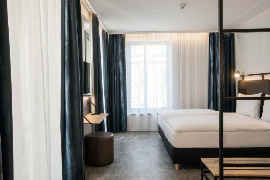 H2 Hotel Budapest hotel bedroom