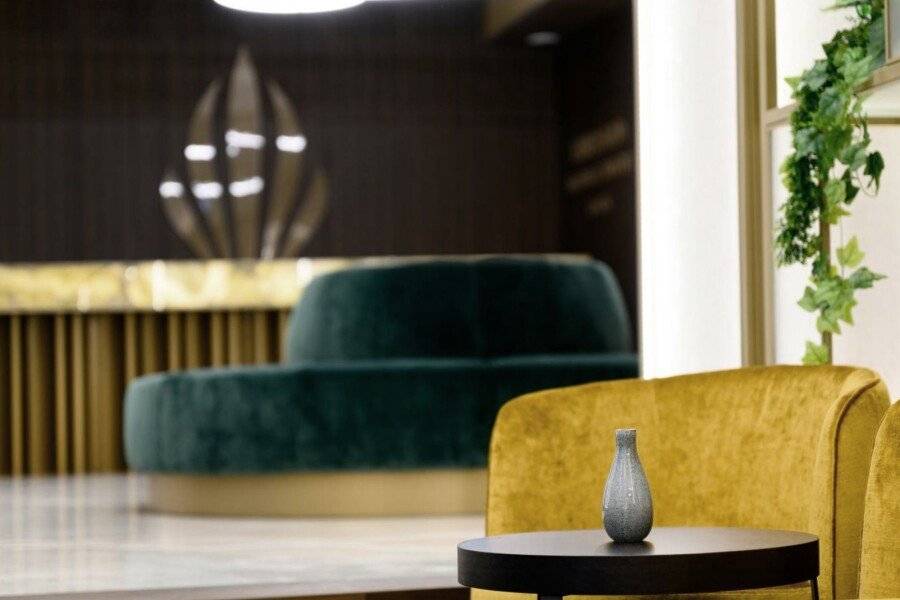 Emerald Hotel by Continental Group lobby