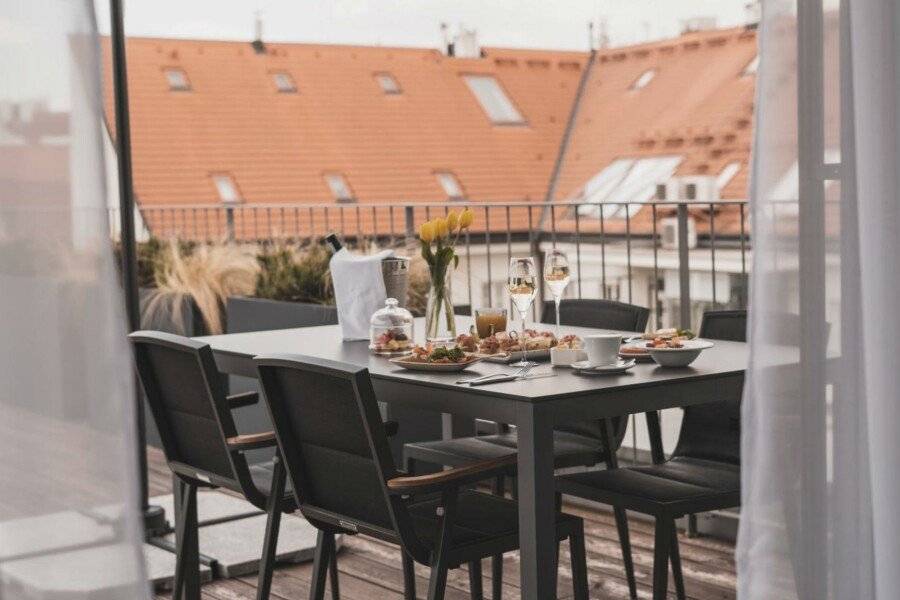 Hotel CUBE balcony