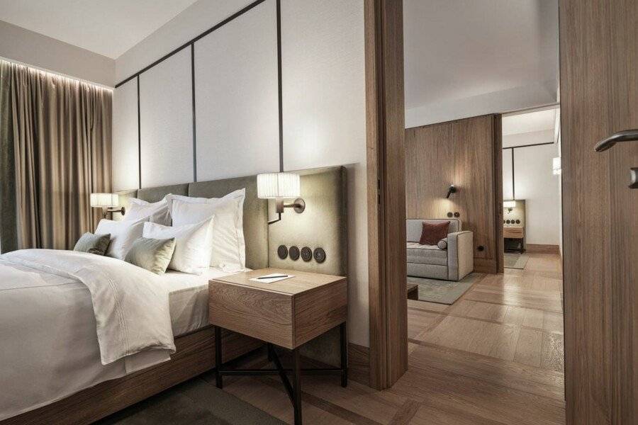 The Julius hotel bedroom