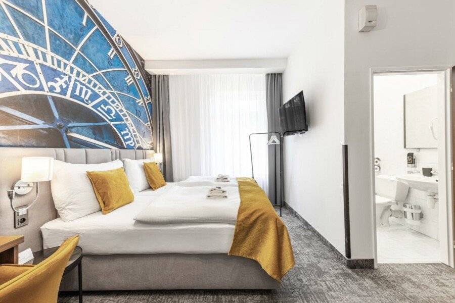 A1 Royal Plaza hotel bedroom