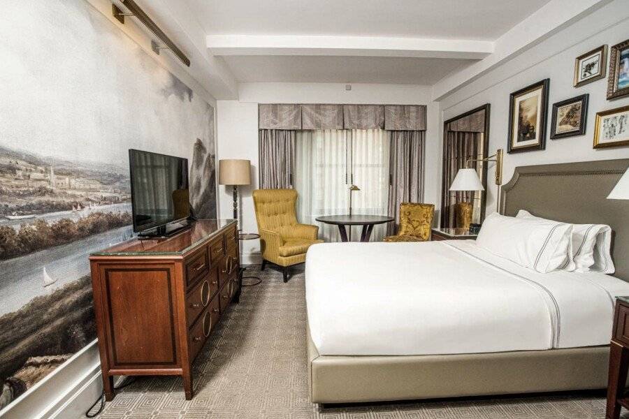 InterContinental Barclay Hotel, an IHG Hotel hotel bedroom