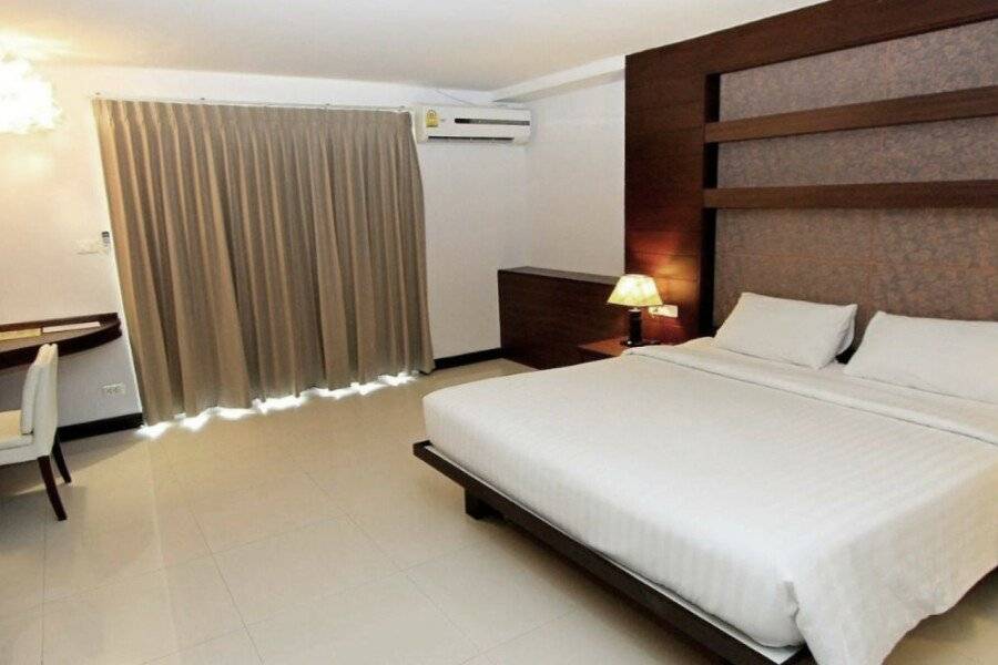 Convenient Grand Plus Hotel Suvarnabhumi hotel bedroom