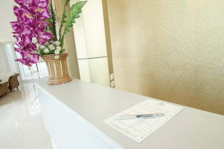 Convenient Grand Plus Hotel Suvarnabhumi lobby,front desk,