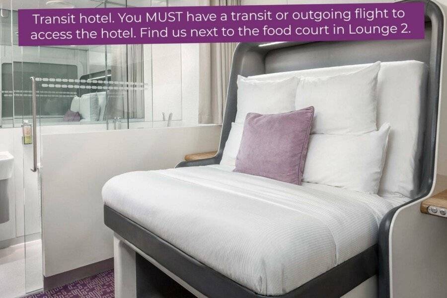 YOTELAIR Amsterdam Transit Hotel hotel bedroom