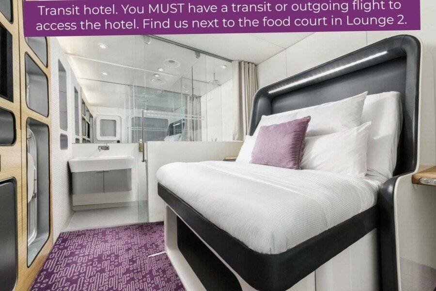 YOTELAIR Amsterdam Transit Hotel hotel bedroom,lounge