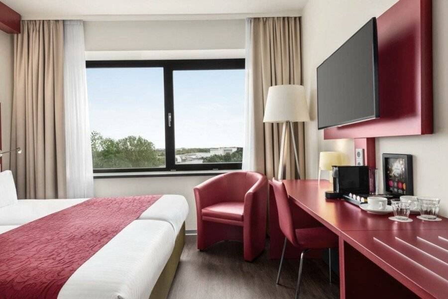 Amedia Amsterdam Airport, Trademark Collection by Wyndham hotel bedroom