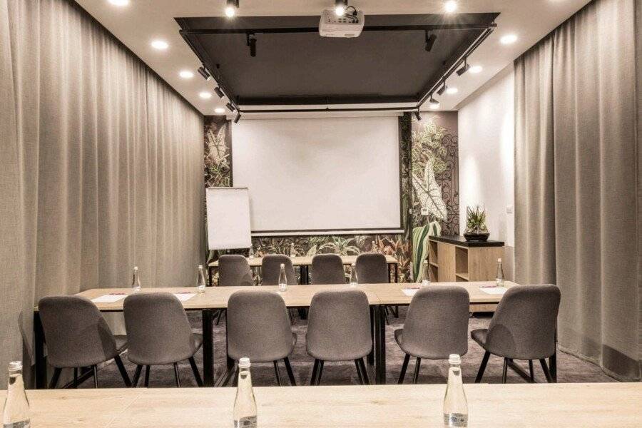 ibis Styles East conference room,meeting room