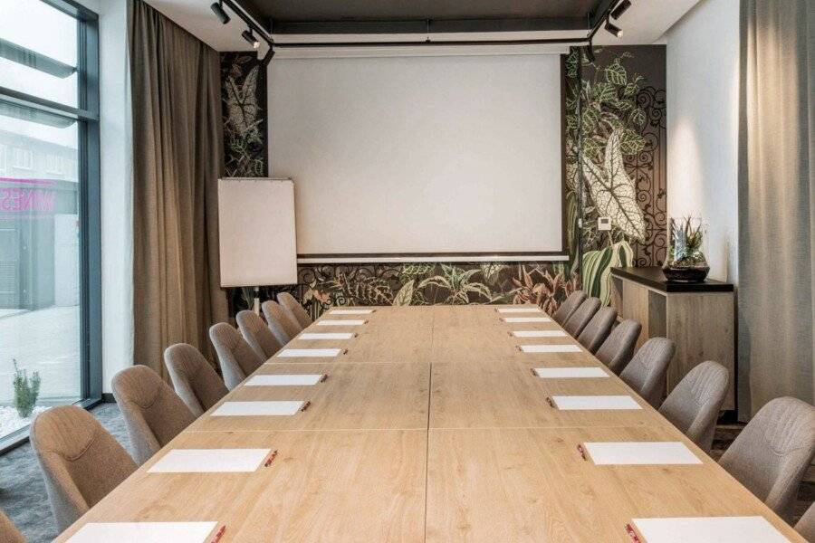 ibis Styles East conference room,meeting room