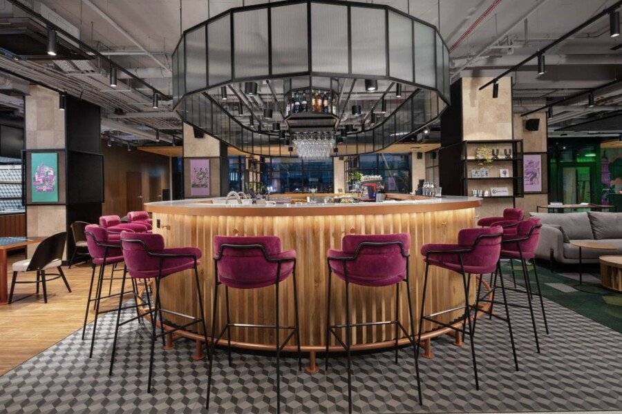 Hyatt Place Krakow bar