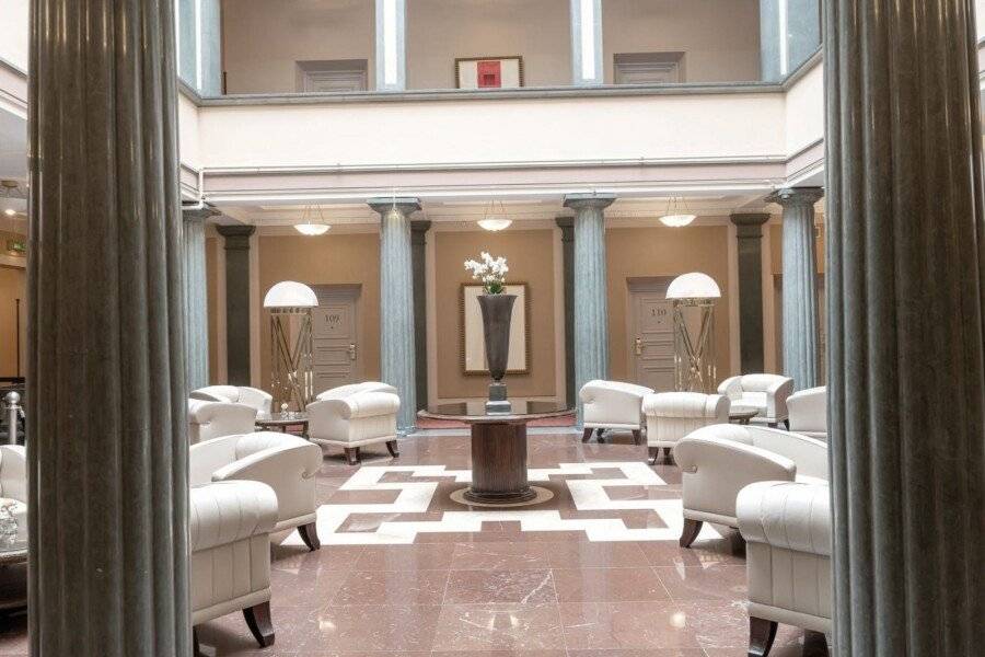 Elite Plaza Hotel lobby