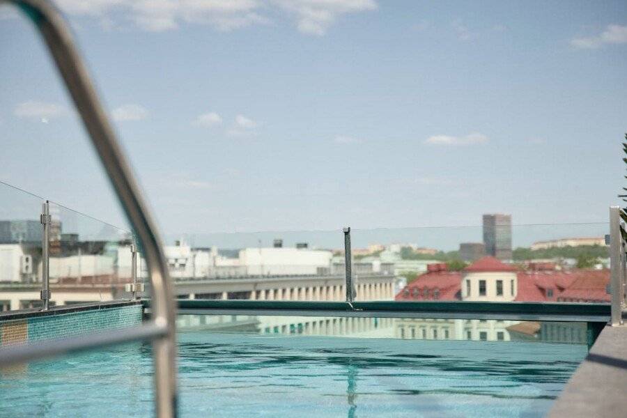 Avalon Hotel rooftop pool,ocean view