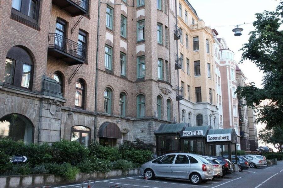 Hotel Lorensberg facade,parking