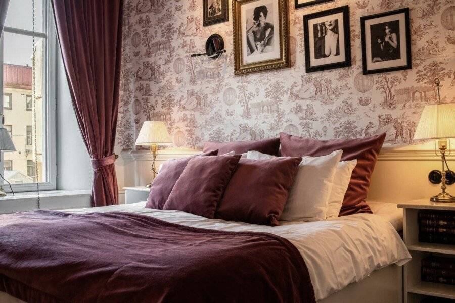 Hotel Pigalle hotel bedroom