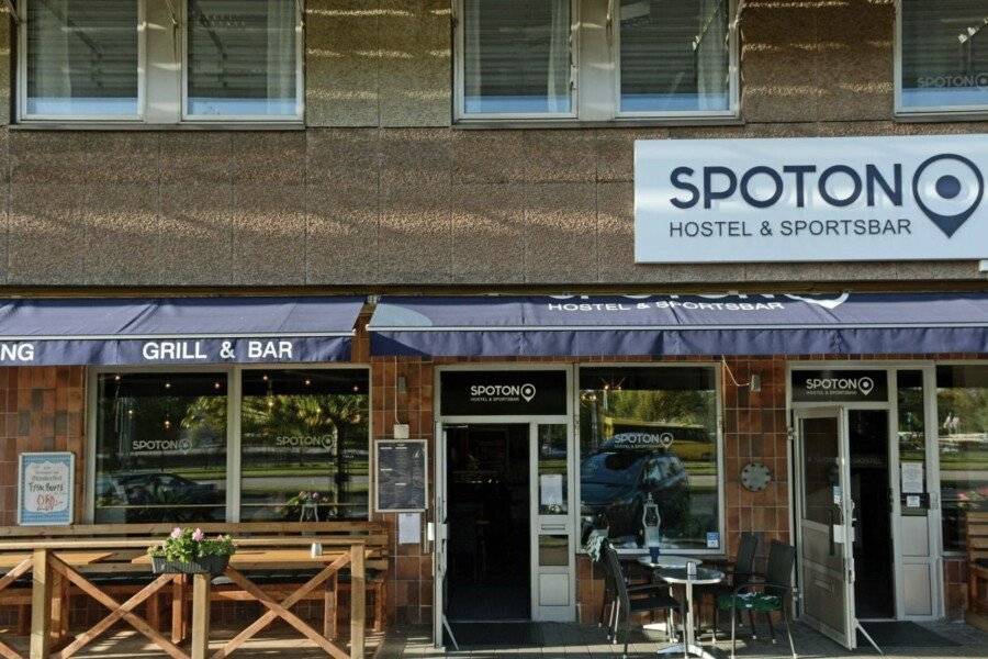 Spoton Hostel & Sportsbar 