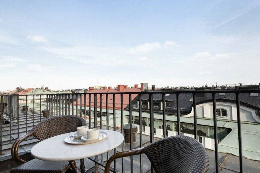 Mornington Hotel balcony,ocean view