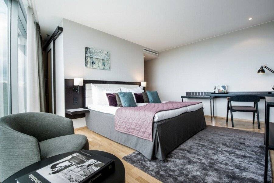 Clarion Hotel hotel bedroom