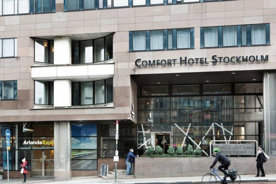 Comfort Hotel Xpress Central facade