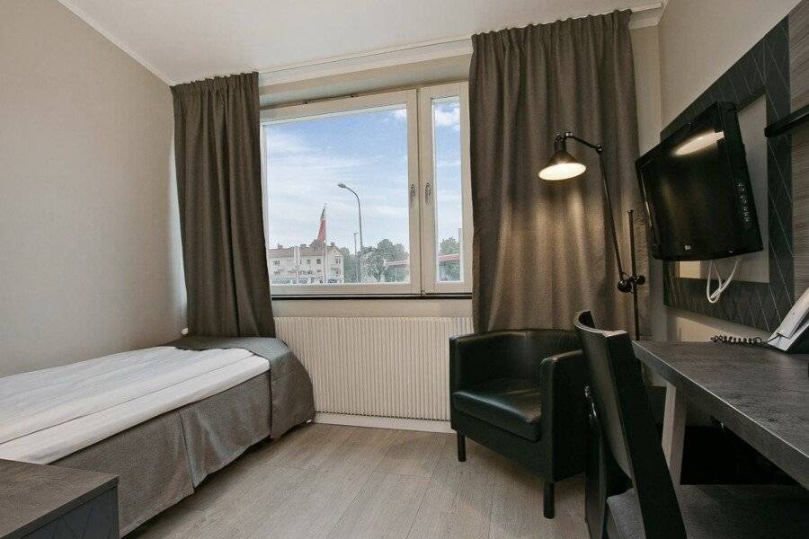 First Hotel Brommaplan hotel bedroom